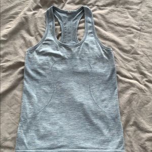 Lululemon workout top